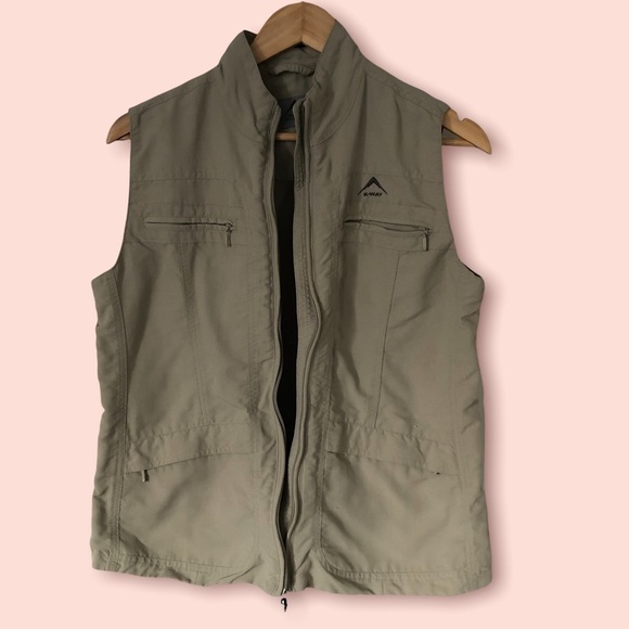 K-Way technical Design Cargo Vest - Picture 1 of 8